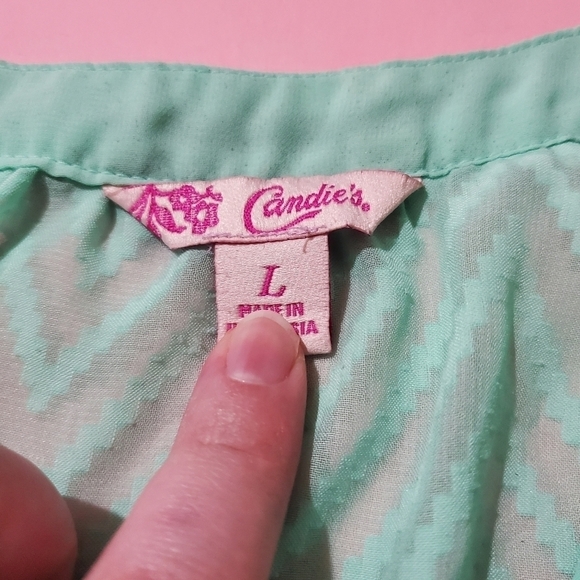 💐 Candies Mint Green Bright Cheery Sheer Chevron Top 💐 - Picture 6 of 6
